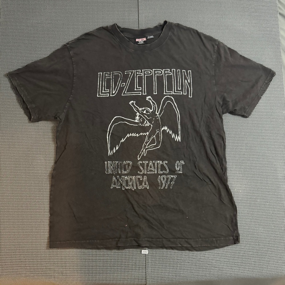 Led Zeppelin 1977 USA Tour Modern Reprint Graphic T-Shirt Black 2XL